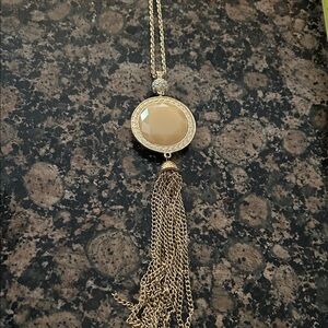 Elegant Gold Pendant Necklace